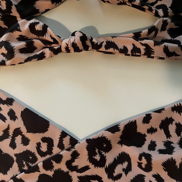 Size M beach riot workout set sports bra and leggings - Picture 2 of 3